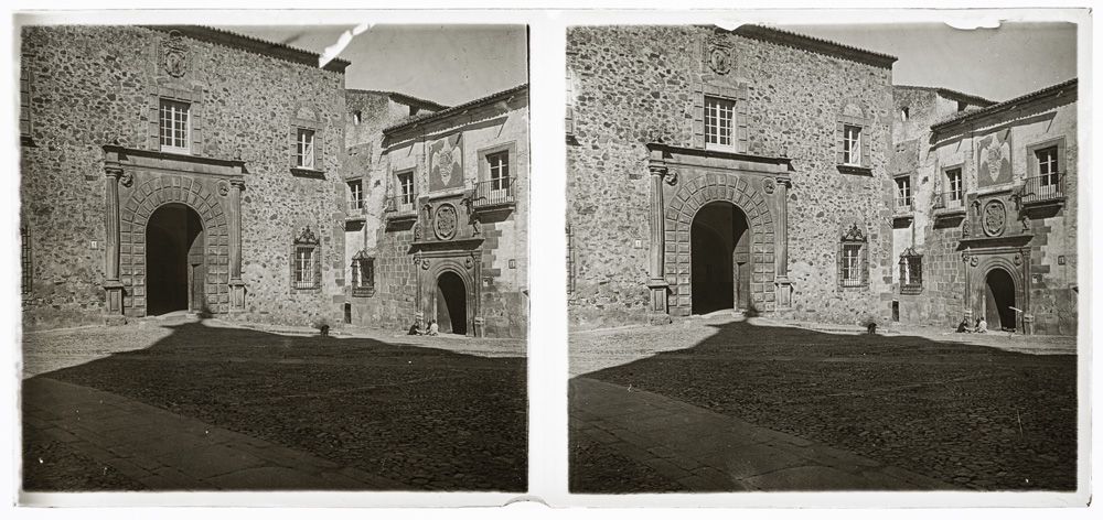 Palacio episcopal y casa de los Ovando