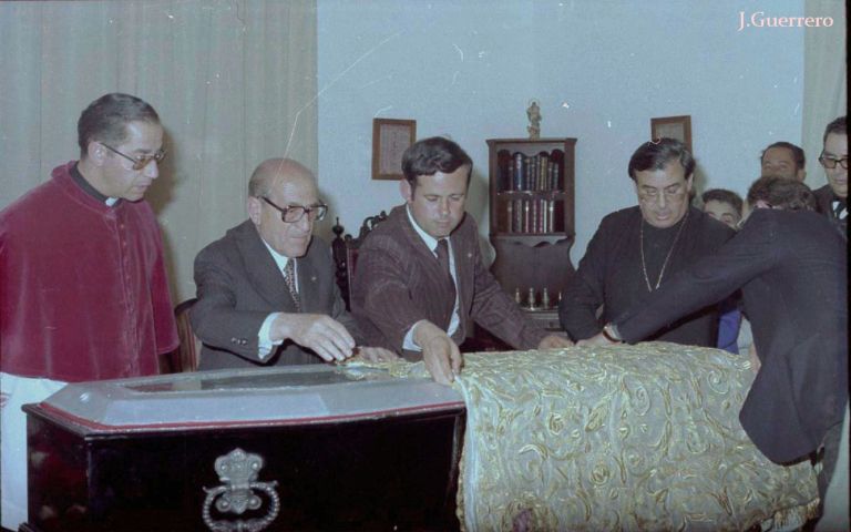 Velando el Cadaver del Obispo Don Manuel Llopis