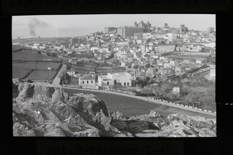 Vista de Cáceres y Ciudad Monumental desde NE