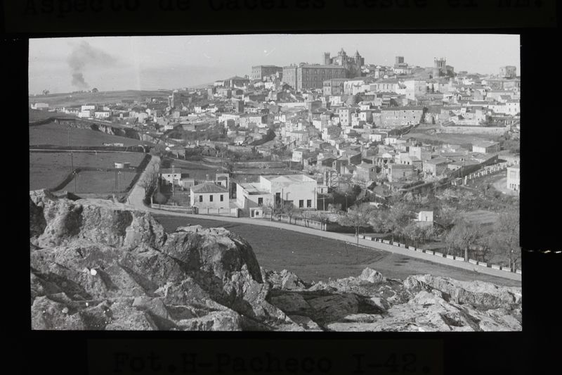 Vista de Cáceres y Ciudad Monumental desde NE