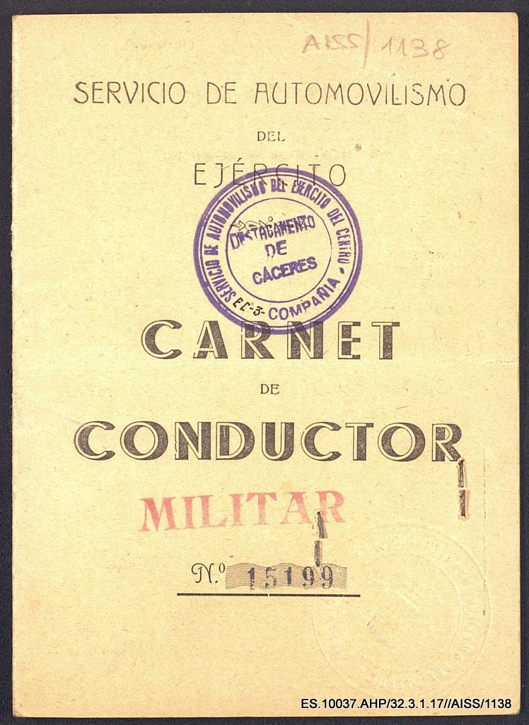 Carnet de conductor militar otorgado por el servicio de automovilismo del ejercito a favor de Juan Solana Llanos