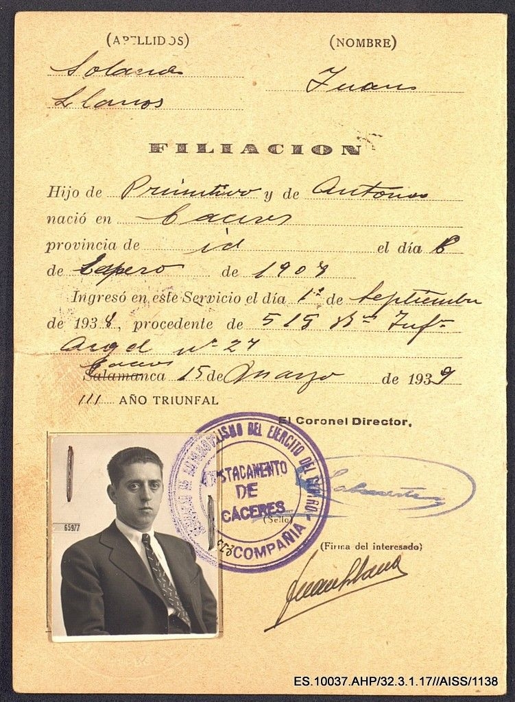 Carnet de conductor militar otorgado por el servicio de automovilismo del ejercito a favor de Juan Solana Llanos