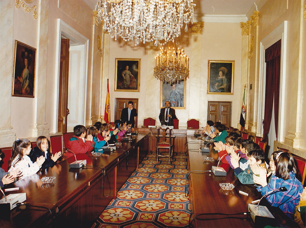 26 Recepción Alcalde Sánchez Polo a los niños