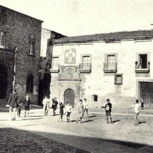 Palacios Episcopal y de Ovando