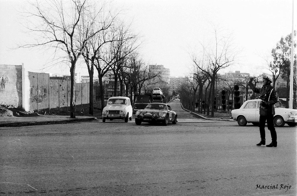 Rally de Montecarlo 1972. Este se despistó y tuvo que salir por el paseo de las acacias.
