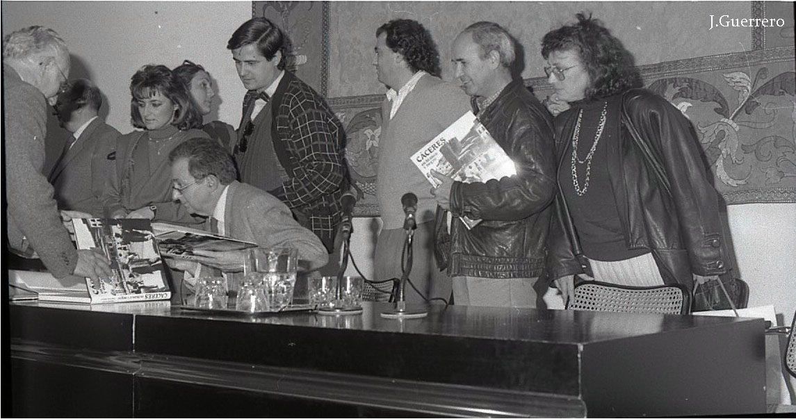 Presentación libro Cáceres en blanco y negro de Valentín Javier