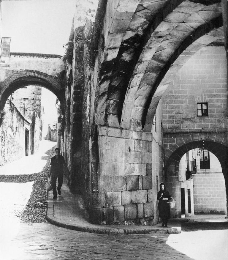 Adarve, Arco de la Estrella y Arco del Corregidor