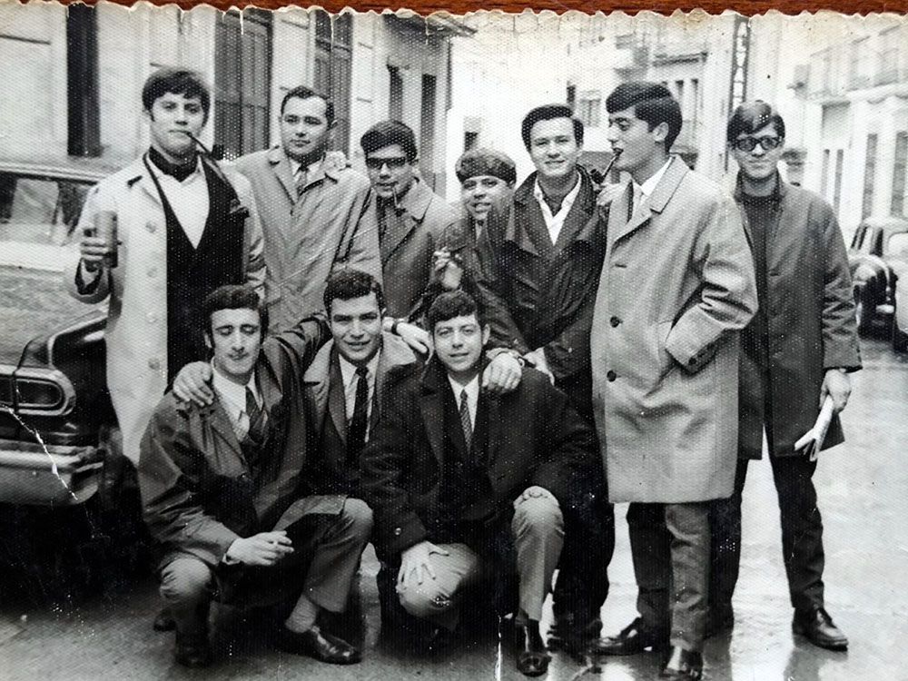 Amigos en la Calle Parras