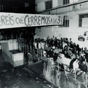 Protestas por el cierre de los bares en La Madrila.