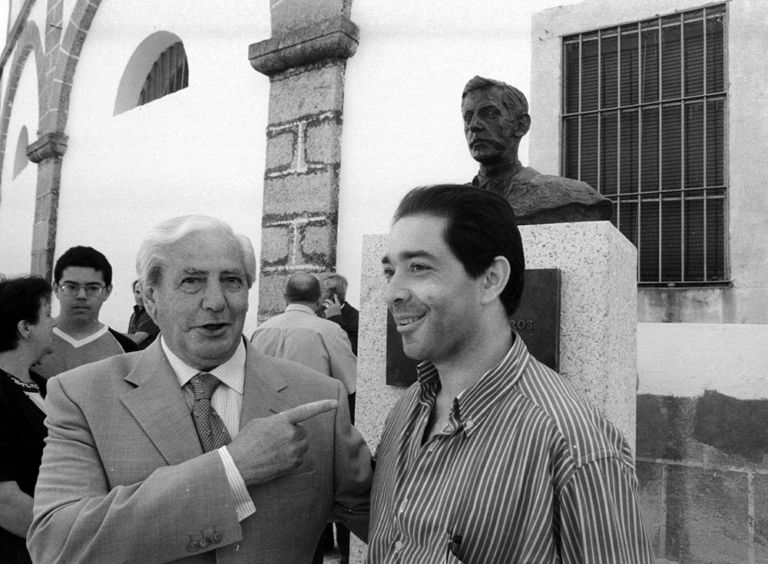 Homenaje a Luis Alviz