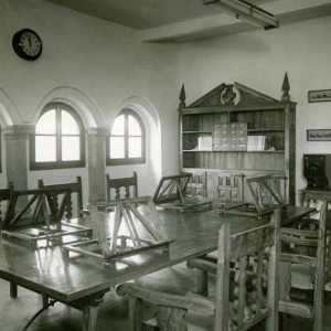 Palacio de la Isla inauguración con presencia del Mno. Educación 1954