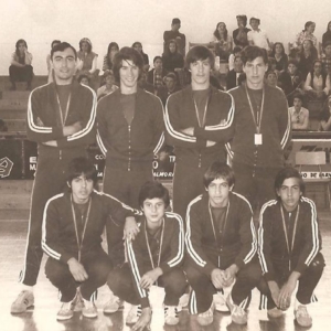 Equipo de voleibol licenciados reunidos