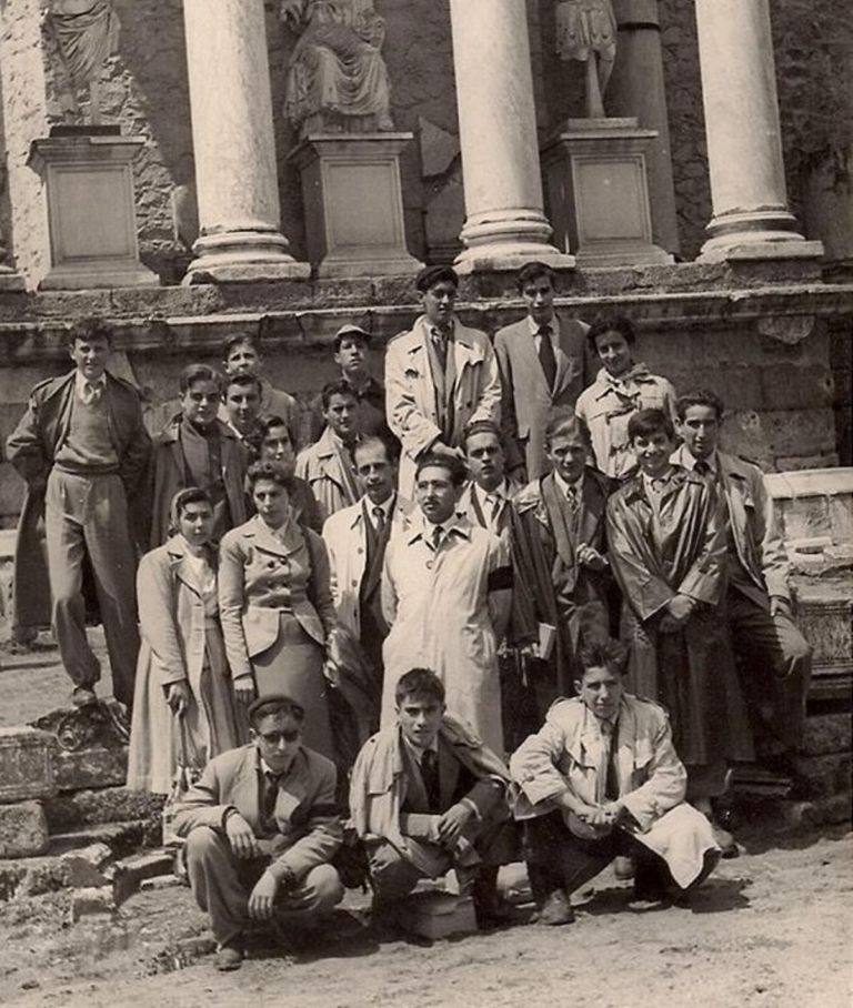 Profesores y estudiantes en una excursión a Mérida