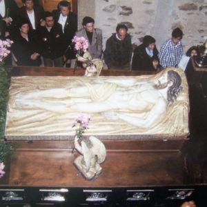 1990- Cristo Yaciente
