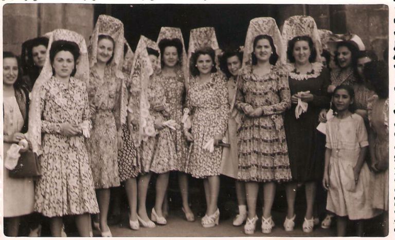 Mujeres con mantilla