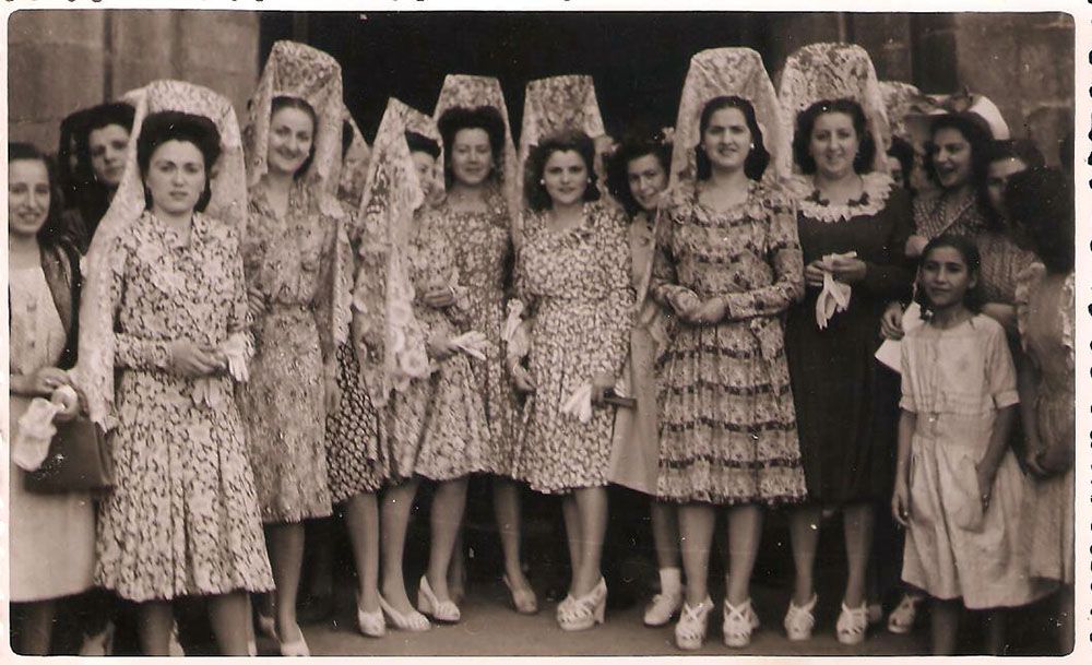 Mujeres con mantilla