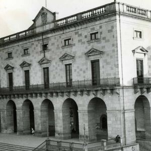 Vista del Ayuntamiento y el Mercado antiguo 1941