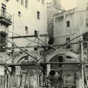 Obra en la Plaza Mayor en los antiguos urinarios