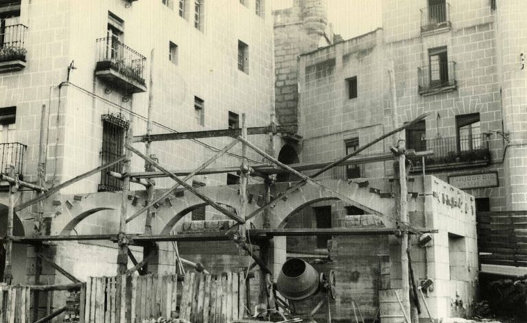 Obra en la Plaza Mayor en los antiguos urinarios