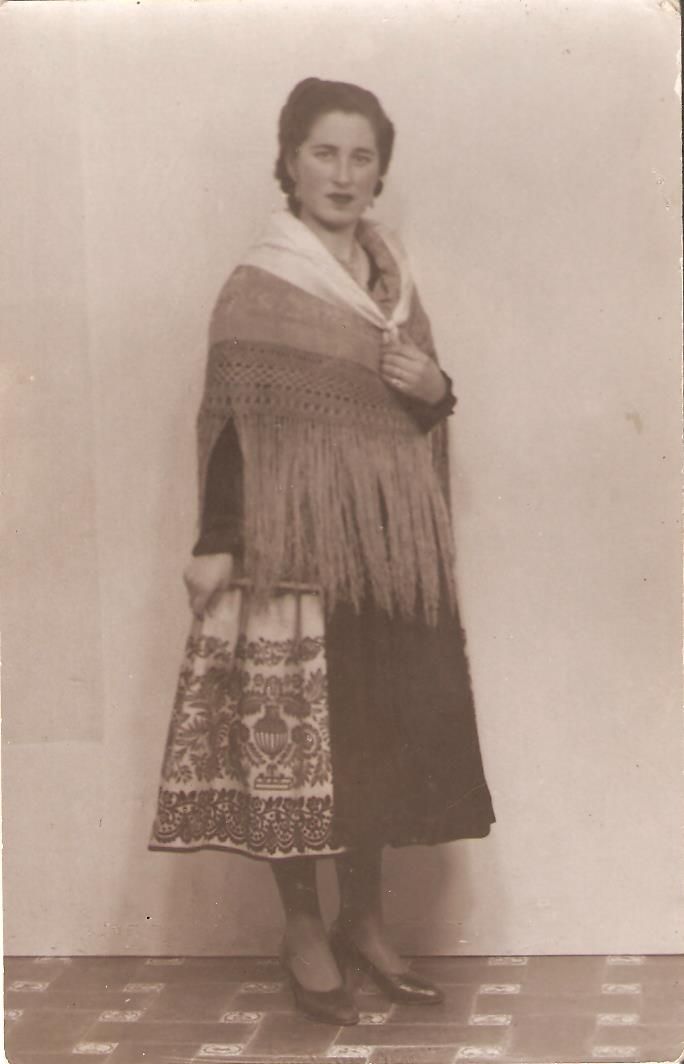Señora con mantón de Manila