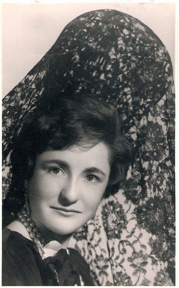 Retrato señora con mantilla