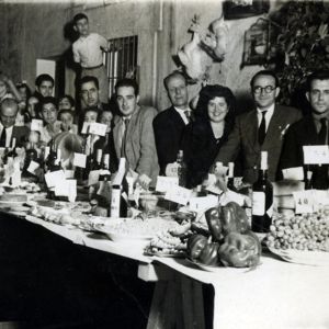 V-33 Mesa de ofrenda 1948