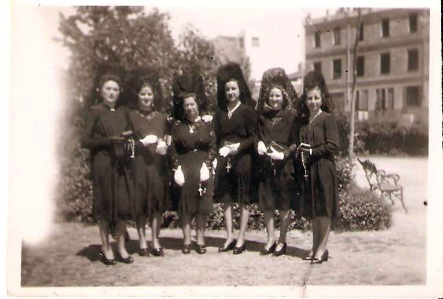 Señoras con mantilla
