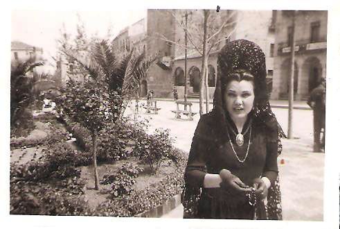 Imagen (165) Señoras con mantilla