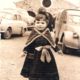 Niña en el Día de las Candelas en San Blas