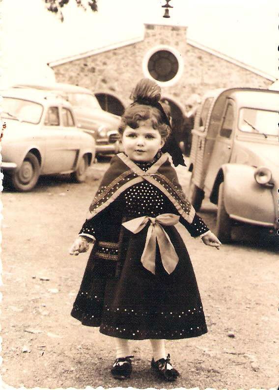 Imagen (187) Niña en el Día de las Candelas en San Blas