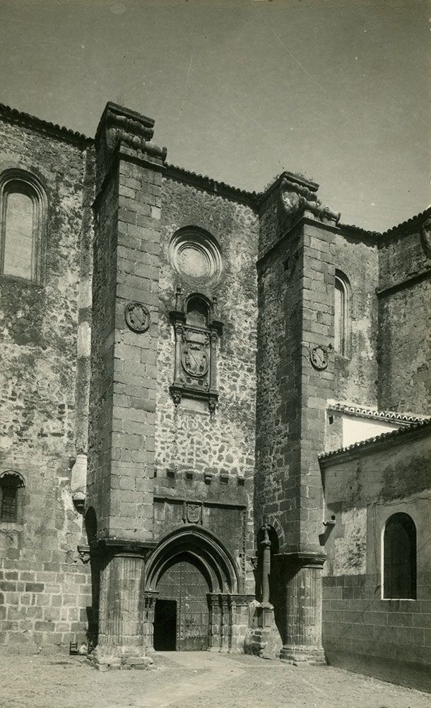 Traseras de la Iglesia de Santiago