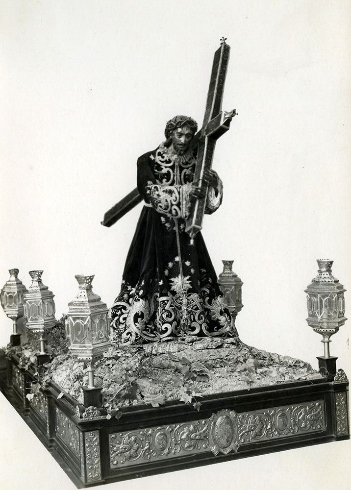 Nazareno en sus andas procesionales