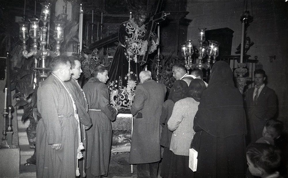V-37 Besapiés del Nazareno año 1952 Besapiés del Nazareno año 1952