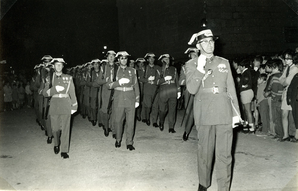 V-96 Desfile de Guardia Civil en la procesión del sábado santo el 28 de marzo de 1970 V-96 Desfile de Guardia Civil en la procesión del sábado santo el 28 de marzo de 1970