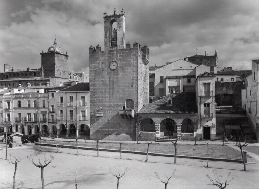 Plaza Mayor, Torre de Bujaco y Ermita de la Paz · publicación 1000px Plaza Mayor, Torre de Bujaco y Ermita de la Paz
