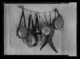 Aceiteras de hojalata con correas de cuero y ganchos de hierro · Ruth Matilda Anderson, 1928