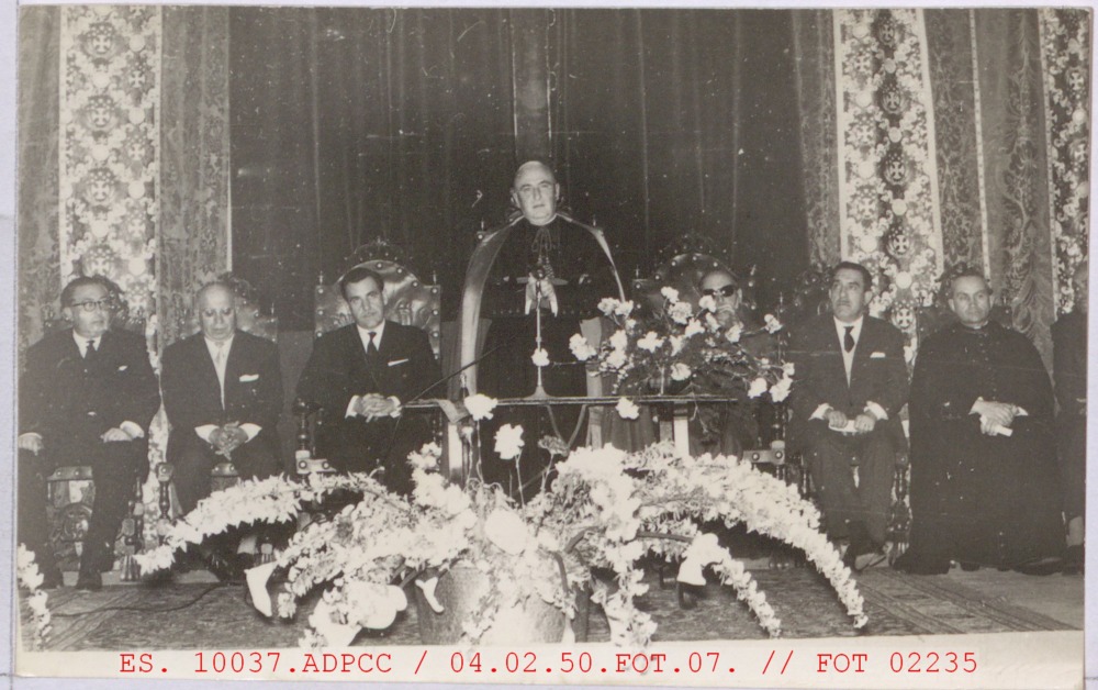 Acto presidido por el obispo Manuel Llopis Ivorra