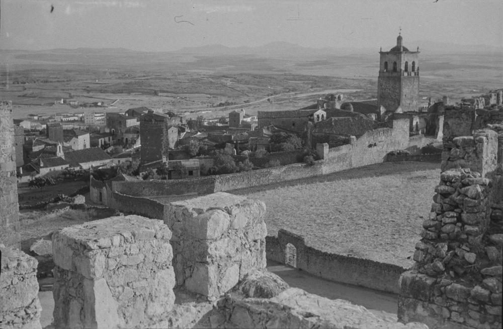 Agosto de 1958. Vista parcial de las casas de Trujillo