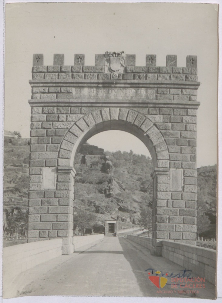 Alcántara: Puente romano y Arco de Triunfo