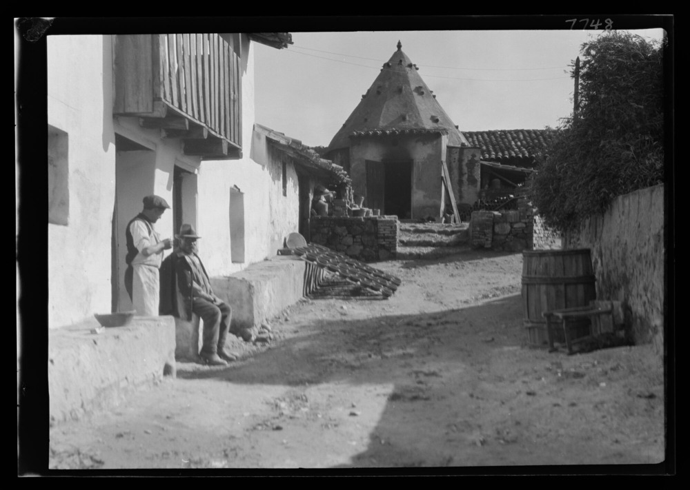 Alfar del río Jerte: alfarero, cacharros y horno
