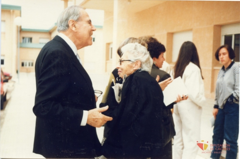 Alonso Zamora Vicente y María Josefa Canellada Llavona