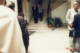 Alonso Zamora y María Josefa Canellada bajando unas escaleras, 1990