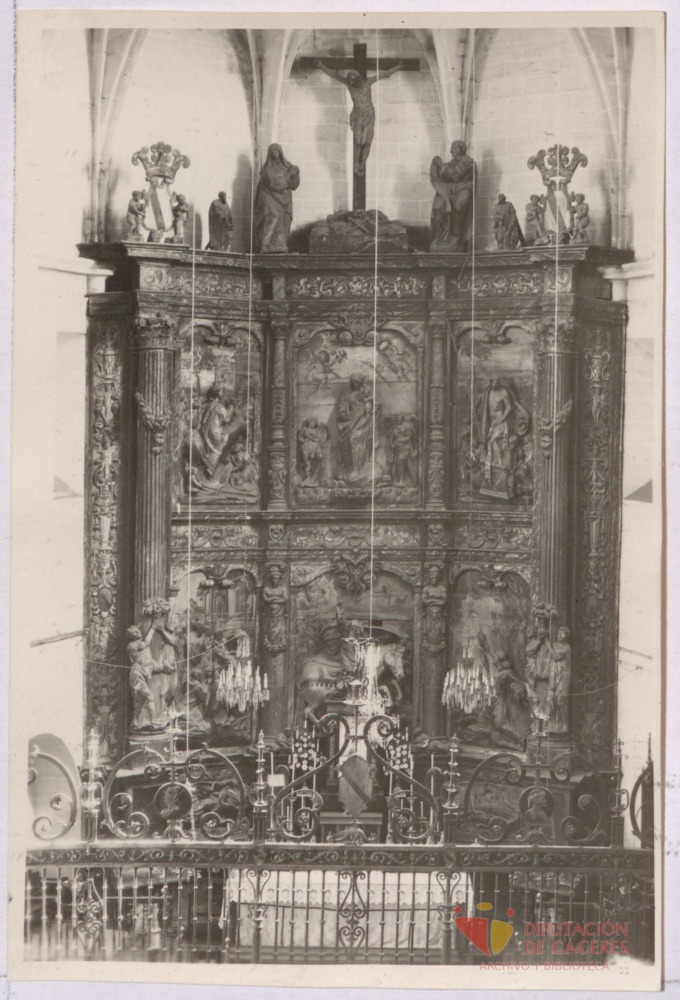 Altar mayor de la Iglesia parroquial de Santiago
