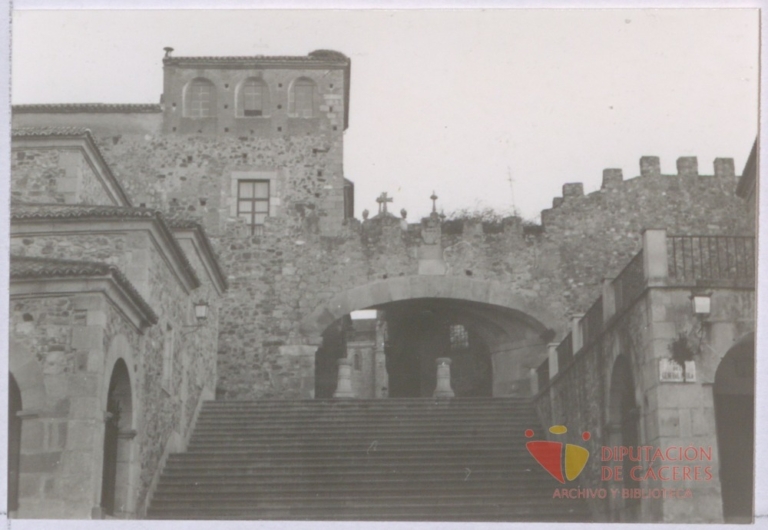 Arco de la Estrella de Cáceres