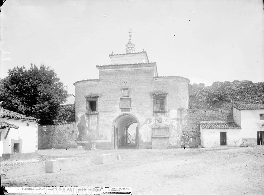 Arco de la Salud, llamado del Cañón