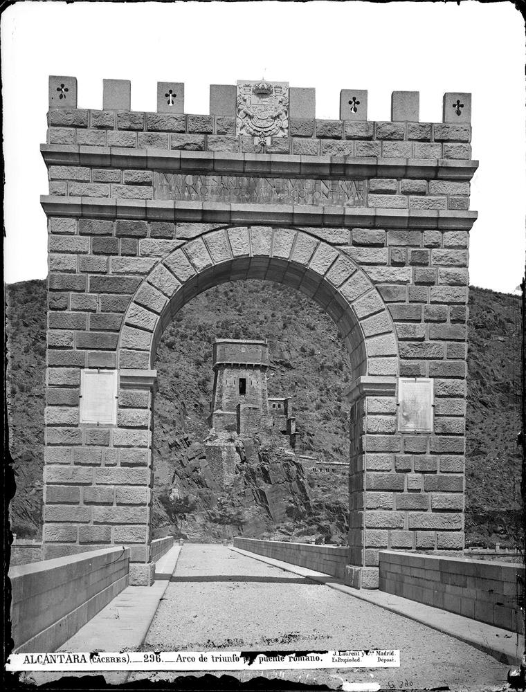Arco de Triunfo del puente