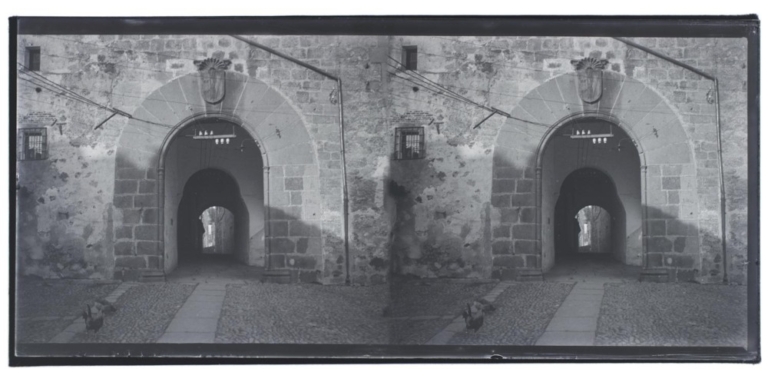 Arco y túnel bajo el Palacio de los Marqueses de Mirabel