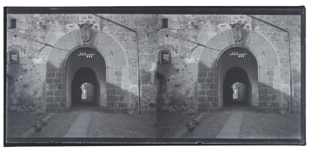 Arco y túnel bajo el Palacio de los Marqueses de Mirabel