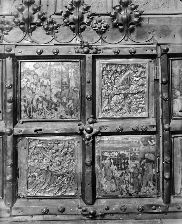 Arqueta de los esmaltes, fragmento · Casa Moreno
