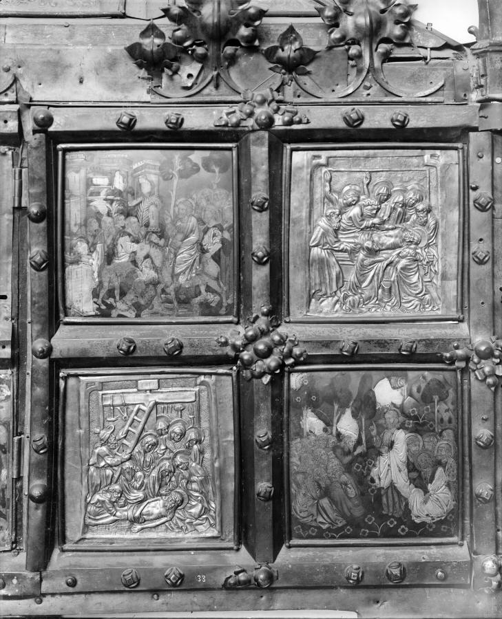 Arqueta de los esmaltes, fragmento · Casa Moreno
